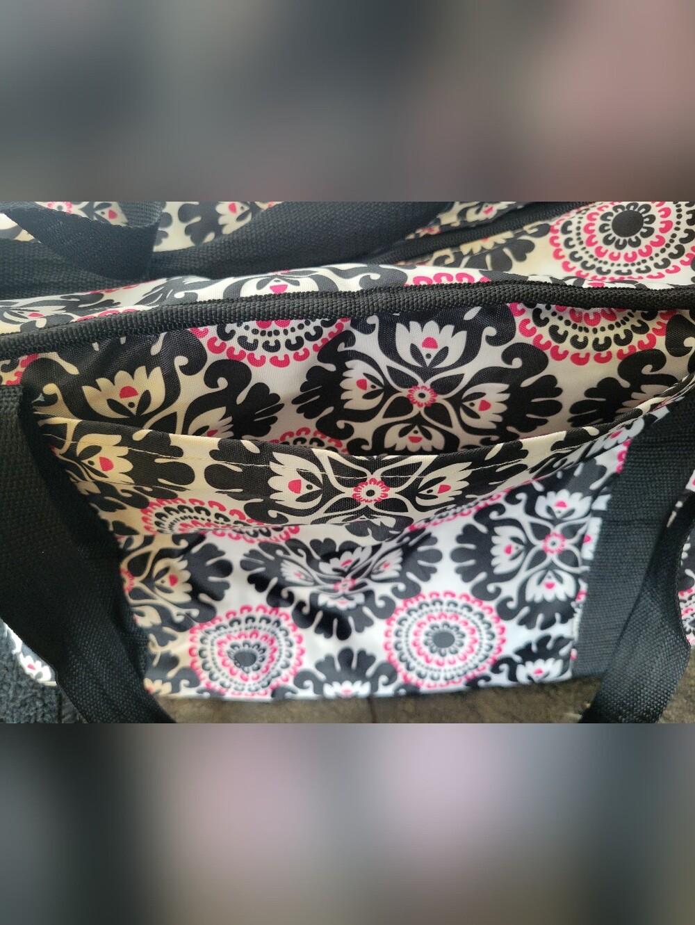 Thirty-One Cooler Bag in black and pink flower print - Picture 6 of 14